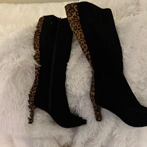 New never worn knee high black leather boots size 9M